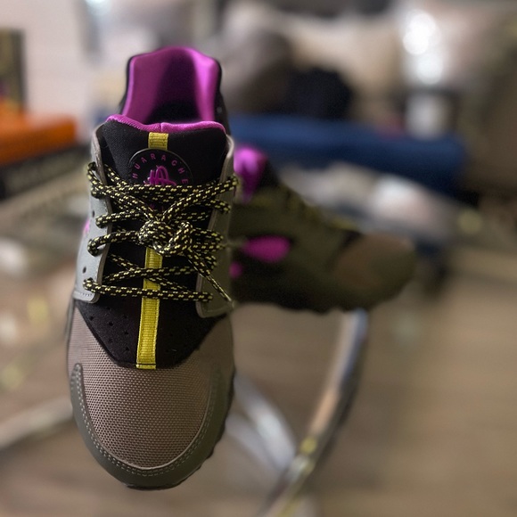 NIKE Huarache Run - Picture 12 of 16